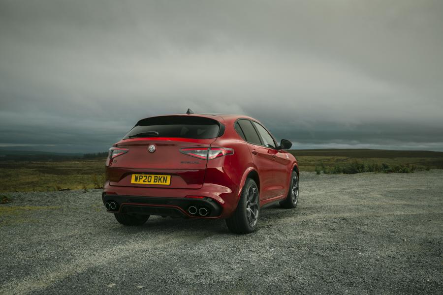  Alfa Romeo Stelvio Quadrifoglio (949) 2020 года  (UK) (фото 21 из 37)